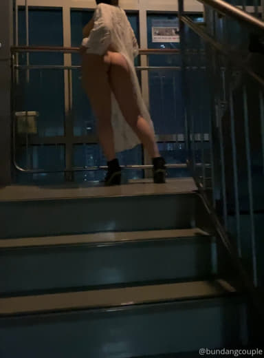 【2023-08-04】Video of virginity being stolen on a yacht.m4v